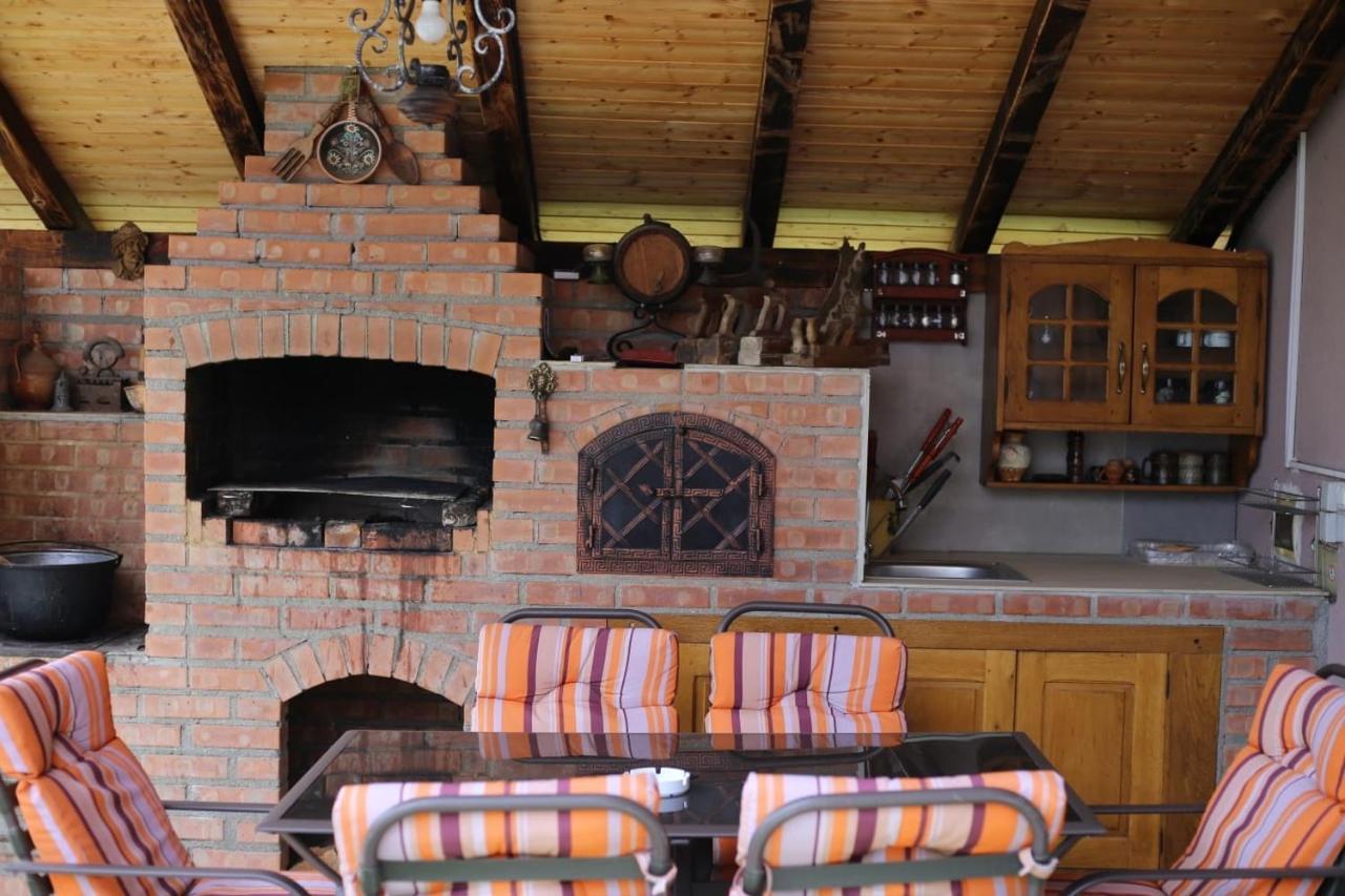 Villa Casa Darius à Novaci-Străini Extérieur photo
