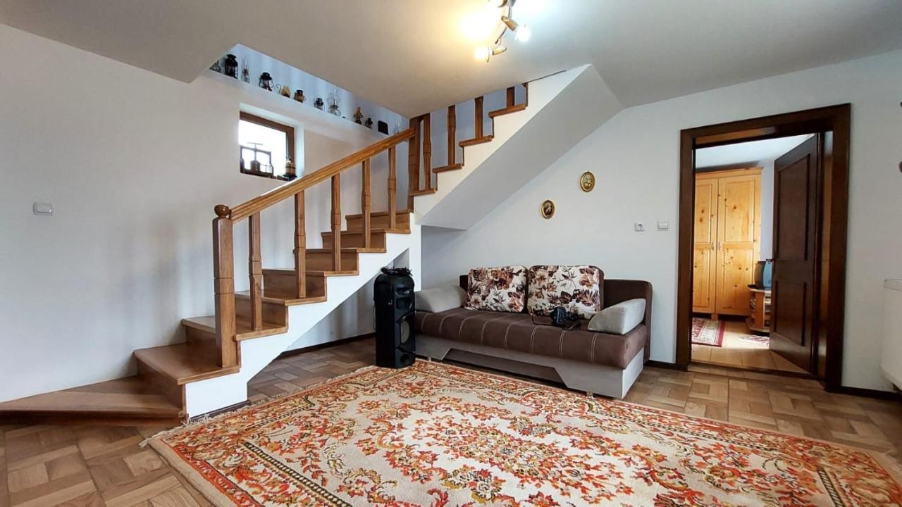 Villa Casa Darius à Novaci-Străini Extérieur photo